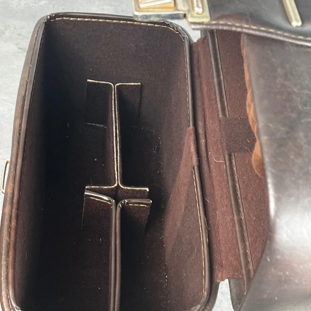 VTG Brown Faux Leather Hard Shell Camera Bag w/ Removable Insert Latch‎ Closure